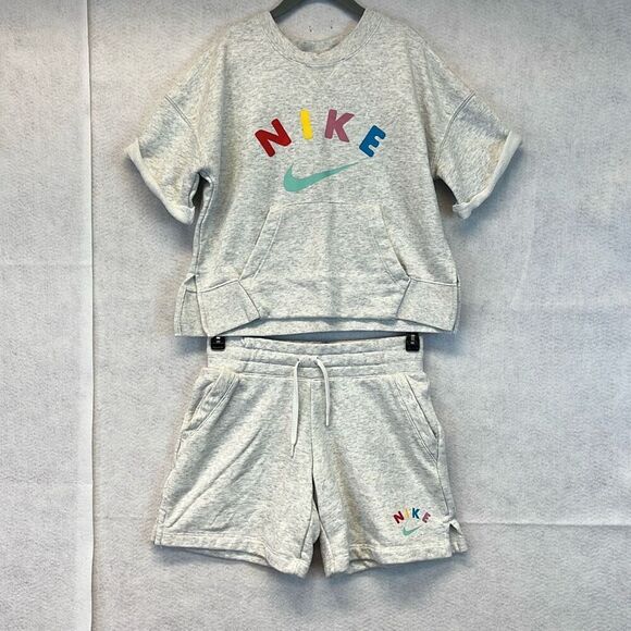NIKE Girl’s Outfit Set Kids Medium Heather Gray Cropped Sweatshirt & Shorts 2 Pc - Picture 2 of 11